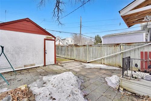 693 Walker Ave, Winnipeg, MB 