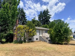 532 Duke St Nanaimo, BC V9R 1K1