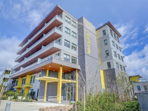 #403-757 Tyee Rd  Victoria, BC V9A 7P7