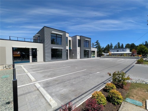 #102-2270 Harbour Rd, Sidney, BC 