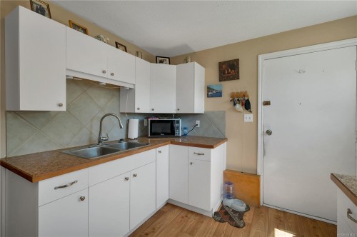 9503 Scott St, Port Hardy, BC 