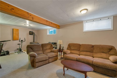 9503 Scott St, Port Hardy, BC 