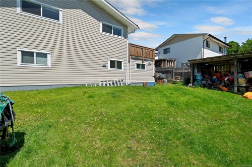 9503 Scott St, Port Hardy, BC 