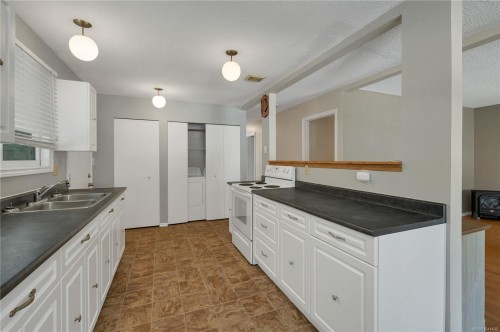 9503 Scott St, Port Hardy, BC 