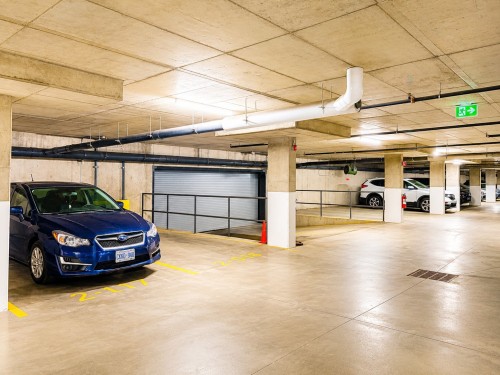 Garage - 211-200 Boul. Marcel-Laurin, Montréal (Saint-Laurent), QC - Indoor Photo Showing Garage