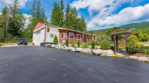 850 Packing Shed Road, Creston, BC 