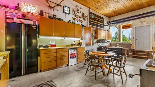 850 Packing Shed Road, Creston, BC 