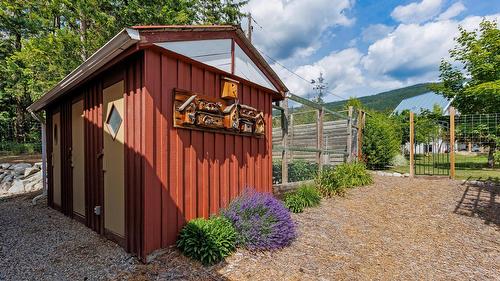 850 Packing Shed Road, Creston, BC 