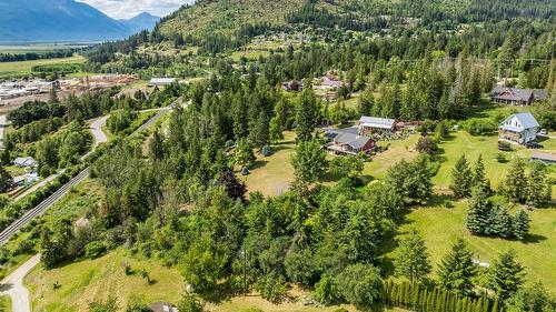 850 Packing Shed Road, Creston, BC 
