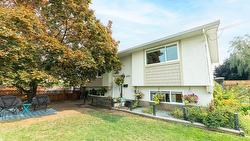 605 Stirling Road Kelowna, BC V1X 3X4