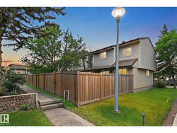 1767 LAKEWOOD RD S NW  Edmonton, AB T6K 3B8