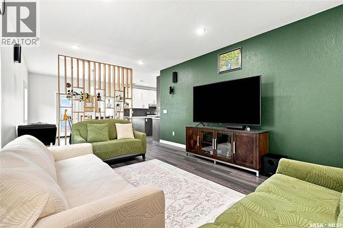 671 Underhill Road, Saskatoon, SK - Indoor Photo Showing Living Room