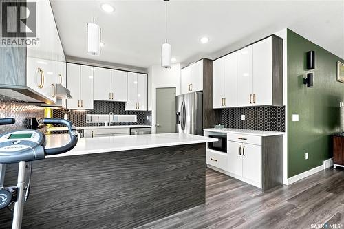 671 Underhill Road, Saskatoon, SK - Indoor Photo Showing Kitchen With Upgraded Kitchen
