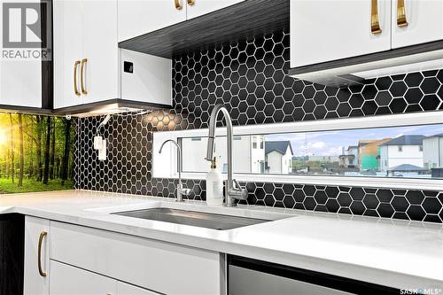 671 Underhill Road, Saskatoon, SK - Indoor Photo Showing Kitchen