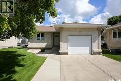 1558 DEWDNEY BAY E  Regina, SK S4Z 1A7