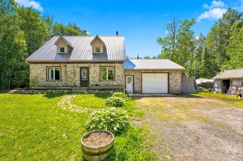 106 Rue Thouin  Sainte-Sophie, QC J5J 1A2