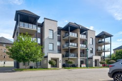 7-1977 Rue des Grèbes  Laval (Sainte-Rose), QC H7L 0G9