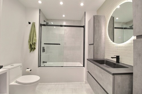 Salle de bains - 262 Rue Paradis, Val-D'Or, QC 