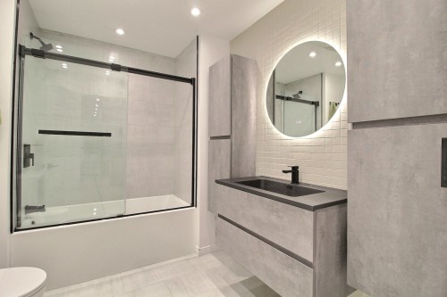 Salle de bains - 262 Rue Paradis, Val-D'Or, QC 