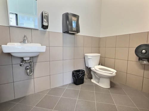Salle d'eau - 300 Av. Centrale, Val-D'Or, QC 