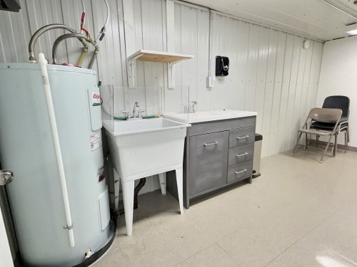 Salle d'eau - 300 Av. Centrale, Val-D'Or, QC 