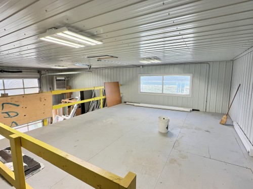 Mezzanine - 300 Av. Centrale, Val-D'Or, QC 