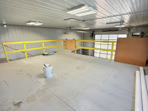 Mezzanine - 300 Av. Centrale, Val-D'Or, QC 