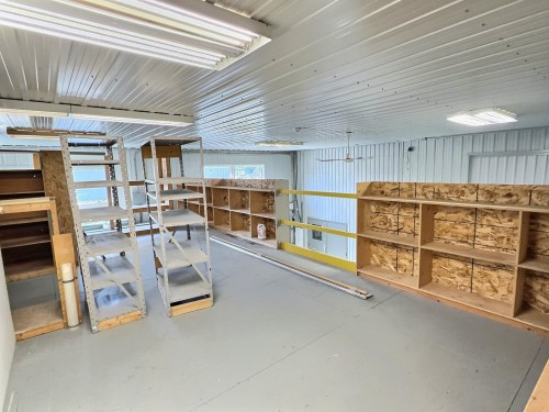 Mezzanine - 300 Av. Centrale, Val-D'Or, QC 