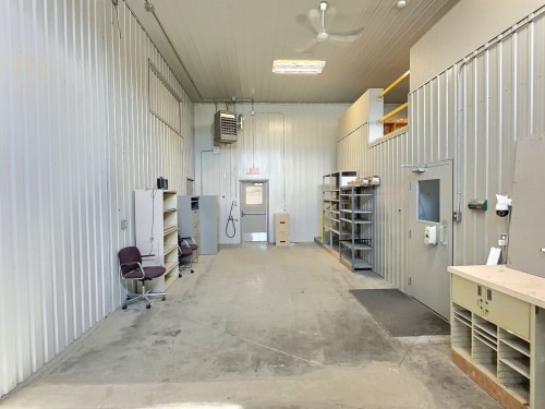 Entrepôt - 300 Av. Centrale, Val-D'Or, QC 