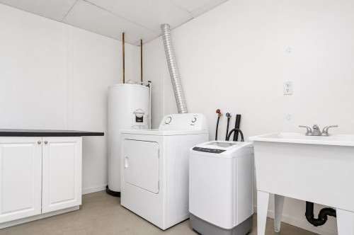 Salle de lavage - 4856Z Rue Lake, Dollard-Des-Ormeaux, QC 
