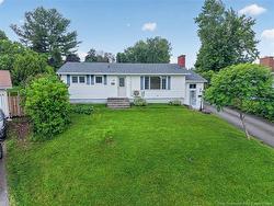 419 Holden ST Oromocto, NB E2V 1G2