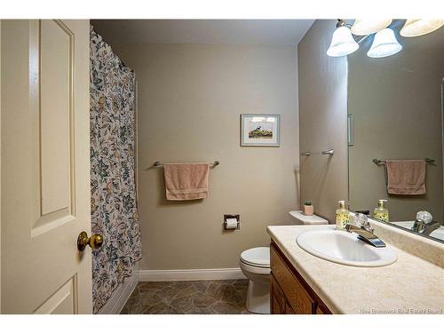 75 Thorndale Crt, Fredericton, NB 