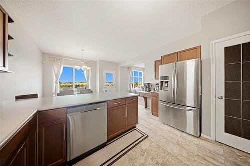 75 Larry Vickar Dr, Winnipeg, MB 