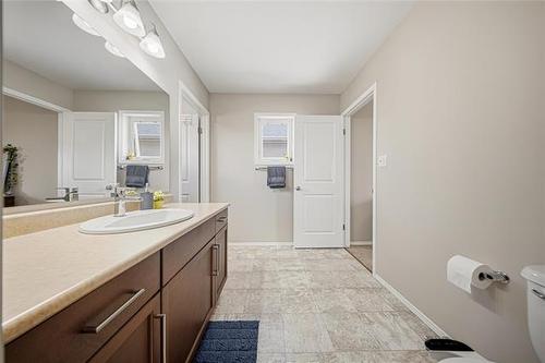 75 Larry Vickar Dr, Winnipeg, MB 