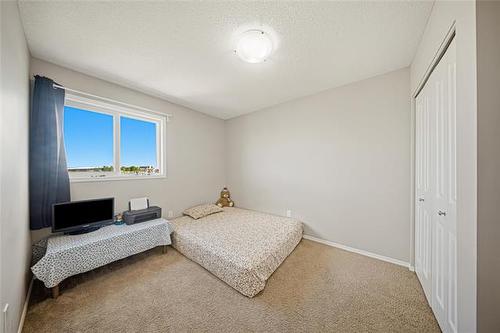 75 Larry Vickar Dr, Winnipeg, MB 