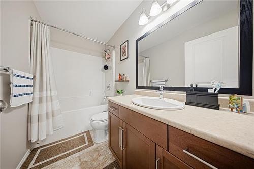 75 Larry Vickar Dr, Winnipeg, MB 