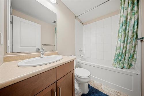 75 Larry Vickar Dr, Winnipeg, MB 