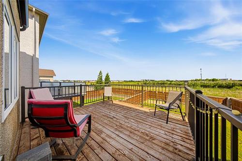 75 Larry Vickar Dr, Winnipeg, MB 