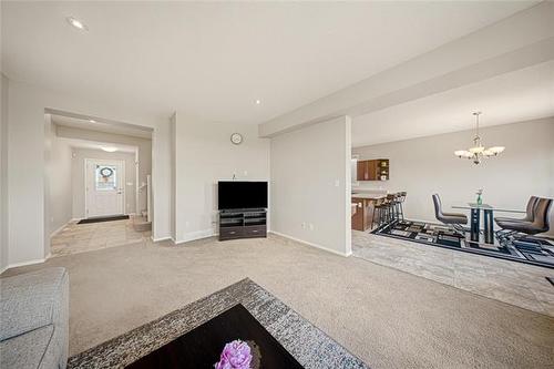 75 Larry Vickar Dr, Winnipeg, MB 