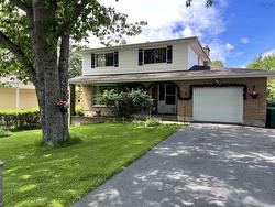 6 RAYMOND Drive  Sackville, NS B4C 1H2