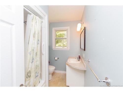 337 Edinburgh St, Fredericton, NB 