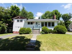 337 Edinburgh ST  Fredericton, NB E3B 2E1
