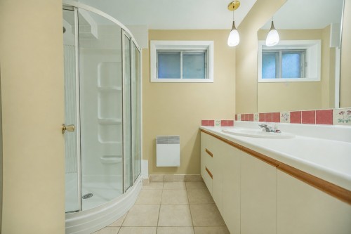 Salle de bains - 101 Rue Du Parc, Verchères, QC - Indoor Photo Showing Bathroom