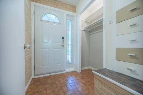 Hall d'entrée/Vestibule - 101 Rue Du Parc, Verchères, QC - Indoor Photo Showing Other Room