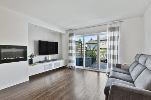 Salon - 2098 Rue De La Fileuse, Saint-Jérôme, QC 