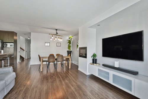 Salon - 2098 Rue De La Fileuse, Saint-Jérôme, QC 