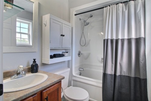 Salle de bains - 352 Rue Champoux, Val-D'Or, QC 