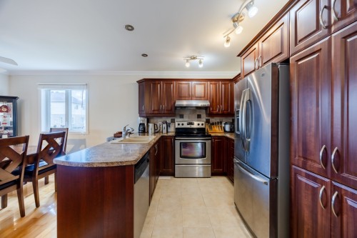 Cuisine - 7320 Rue Latouche, Brossard, QC - Indoor Photo Showing Kitchen