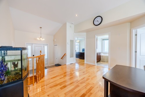 Rangement - 7320 Rue Latouche, Brossard, QC - Indoor