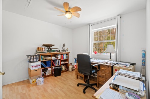 Bathroom - 22 Rue Du Joli-Bosquet, Sainte-Marguerite-Du-Lac-Masson, QC - Indoor Photo Showing Office